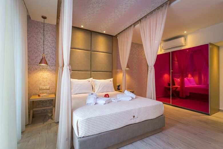 Hotel Lobelia Luxury Suites