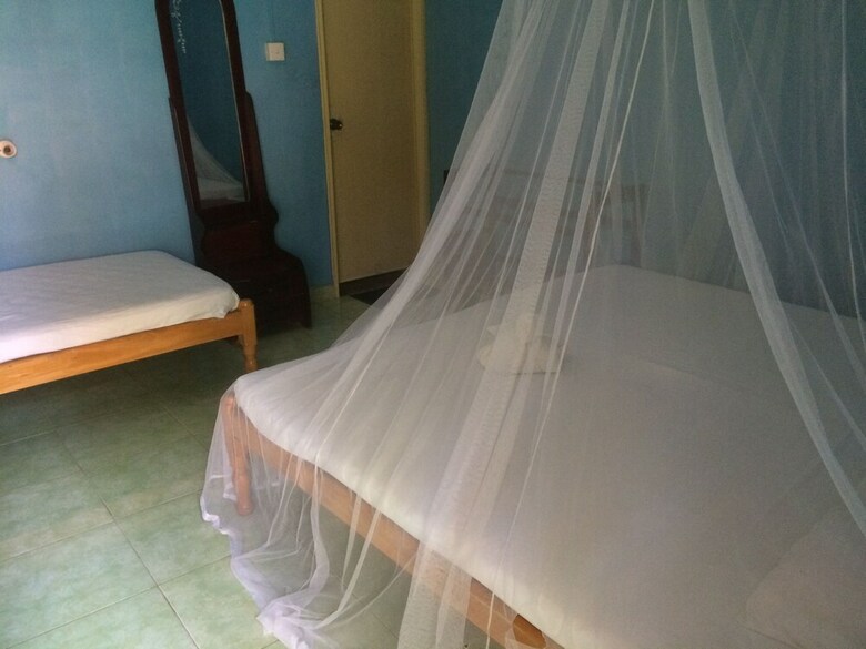 Bed & Breakfast Sam's Hut Arugambay