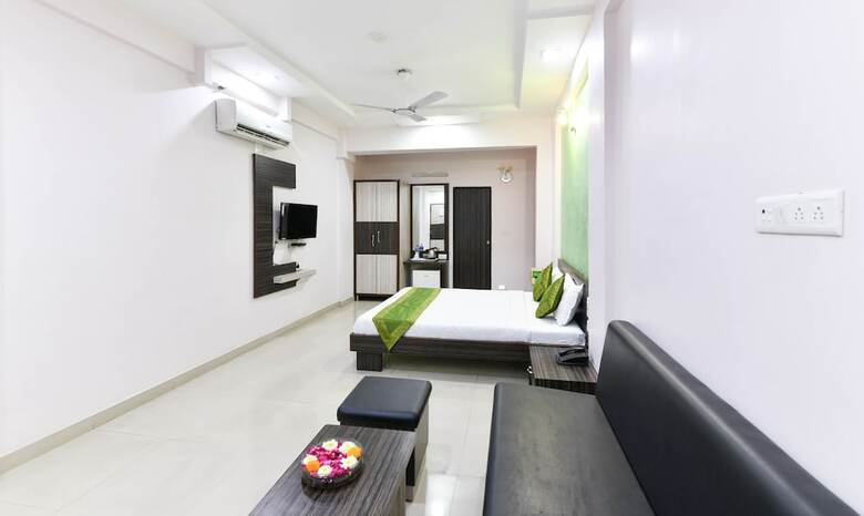 Treebo Skylon Hotel
