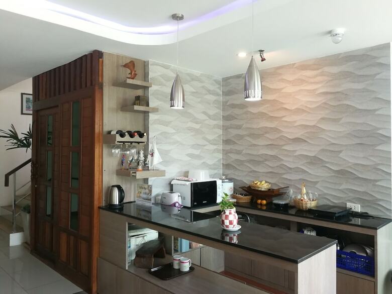 Hotel Narai Iyara Palace Lopburi