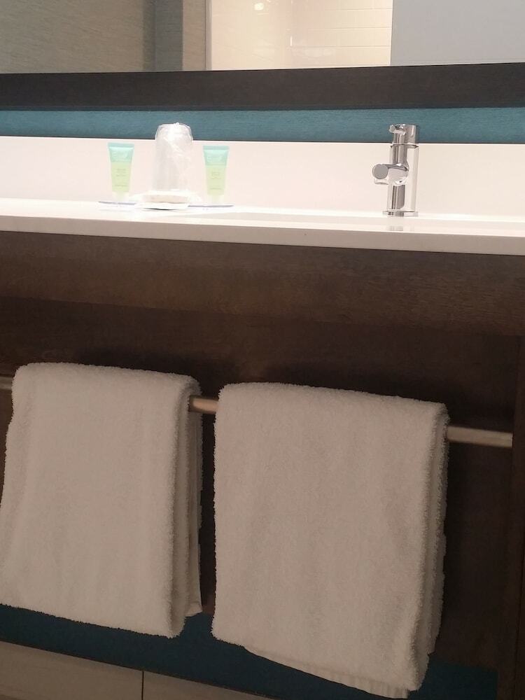Hotel South Bay Inn & Suites