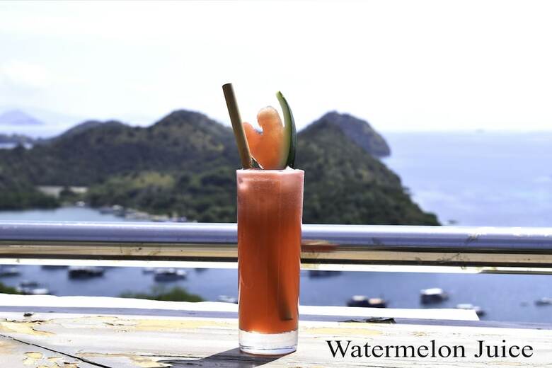 Bed & Breakfast La Cecile Hotel And Cafe Komodo