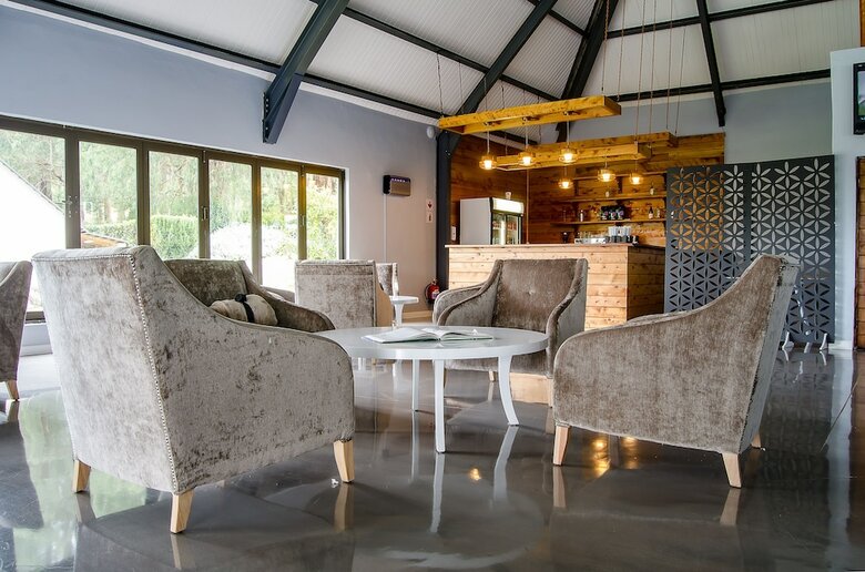 Mount Shekinah Country Hotel