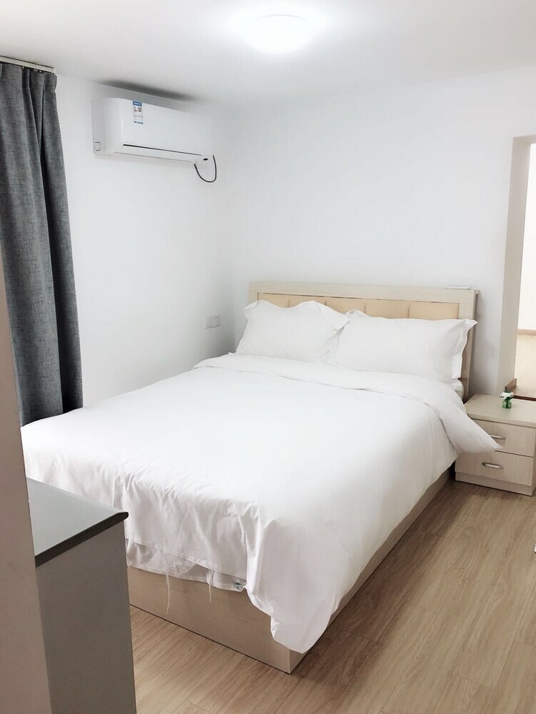 Apartments International Tomo