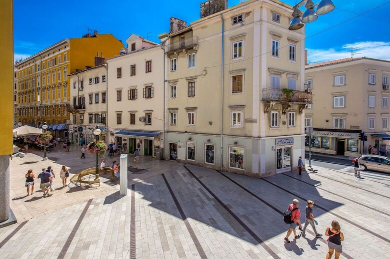 Apartamentos Main Square Studios