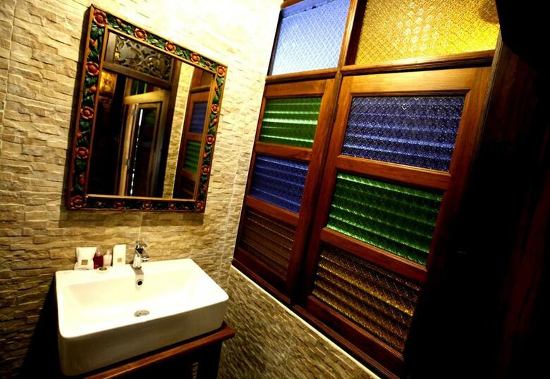 Hotel Baanthep Antique Homestay