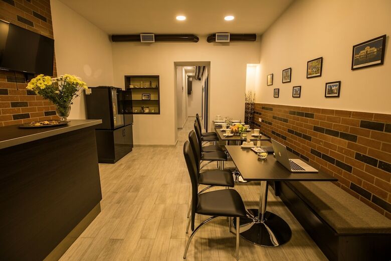 5 Rooms Mini-hotel & Tours