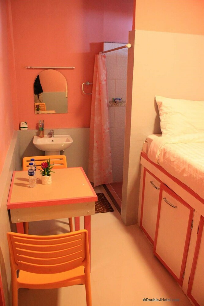 Hostal Double J Hotel And Restaurant