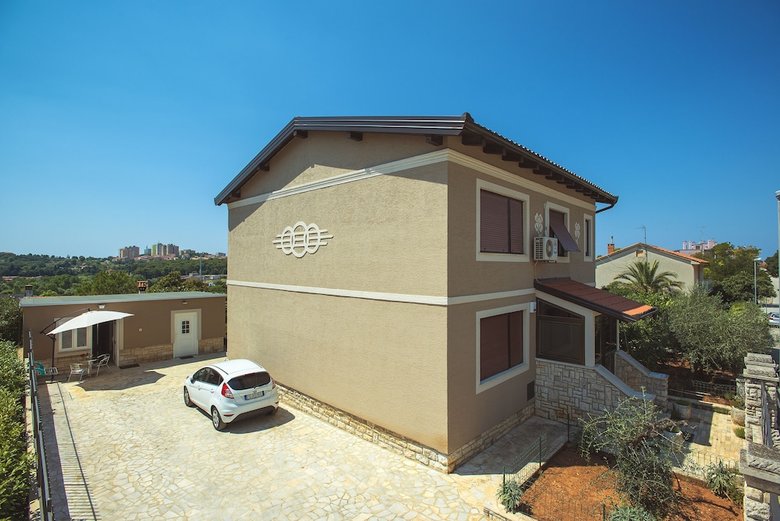 Diego Apartments