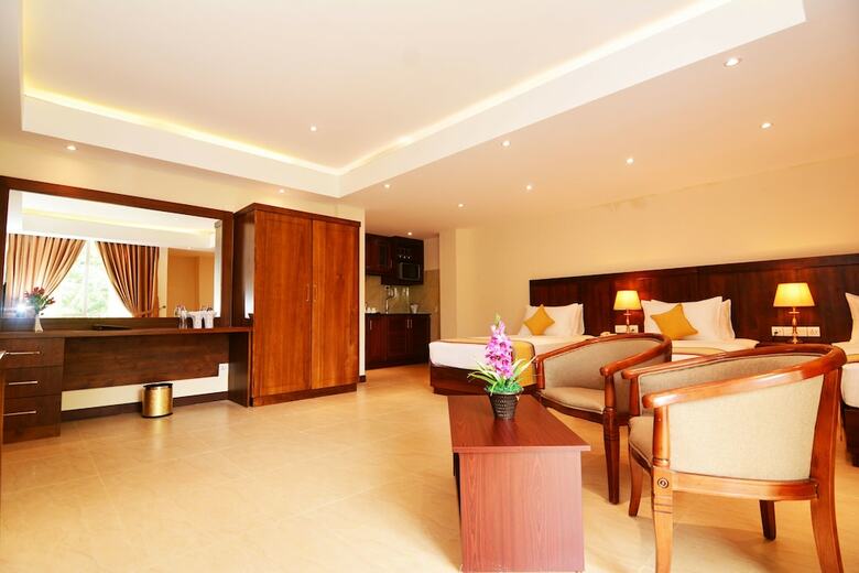 Hotel Grand 103
