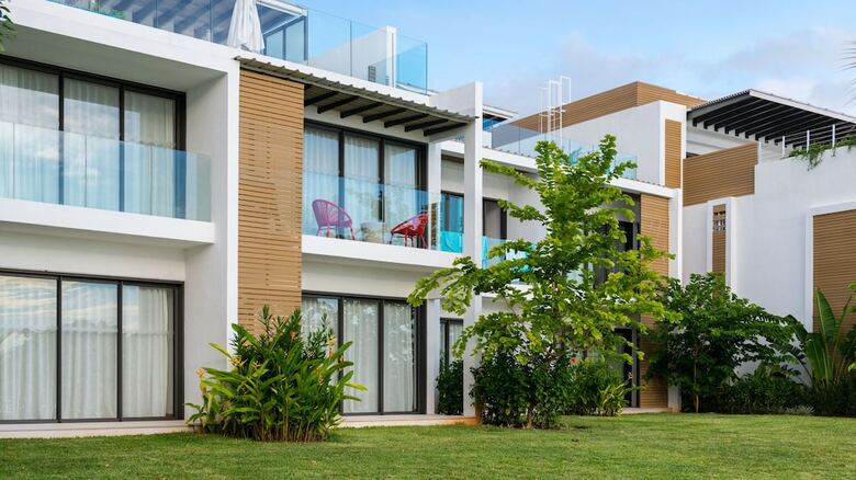Villasun Seafront Apartment At Cap Ouest