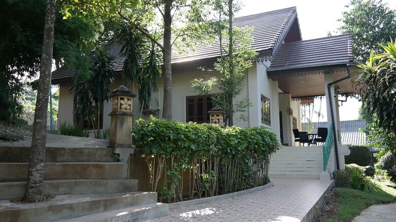 Hotel Phubachiang Golf & Resort Pakse