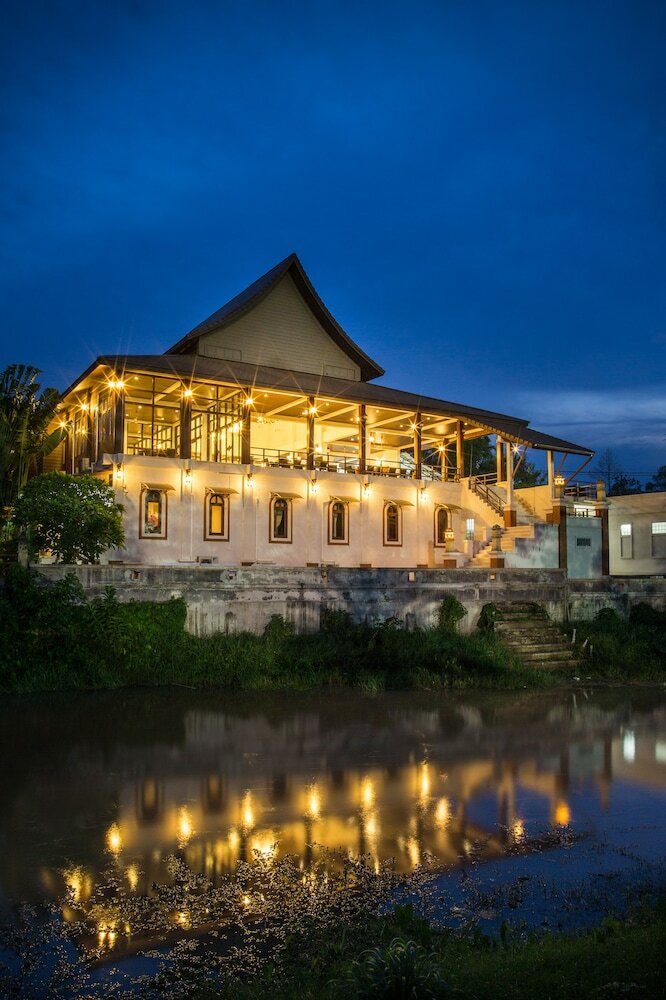 Hotel Phubachiang Golf & Resort Pakse