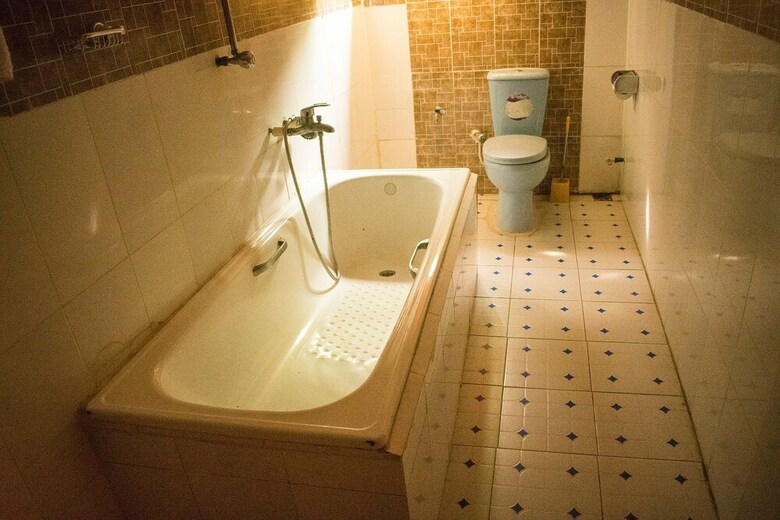 Crestview Hotel & Suites