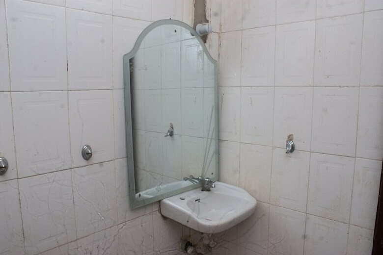 Janny Paul Hotel & Suites