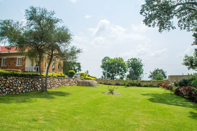 Hotel Rukungiri Inn
