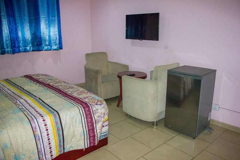 Folade Hotels