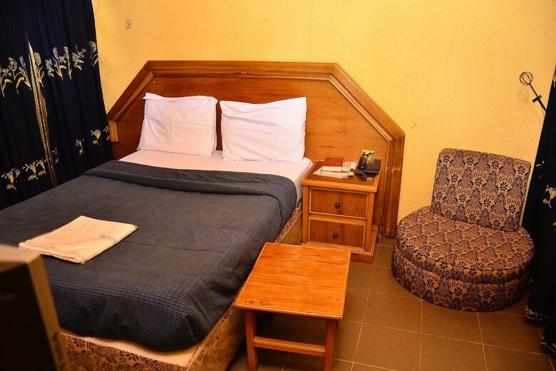Hotel Bbs Diamond Suites