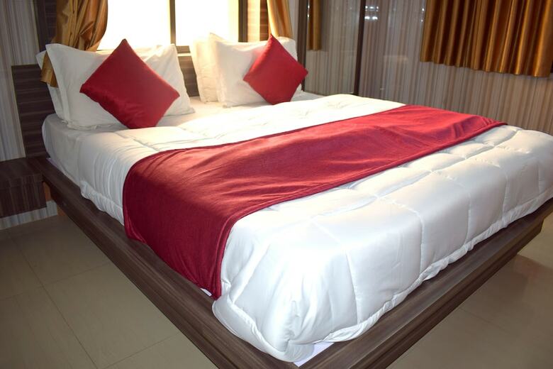 Hotel Sky Stays Heaven