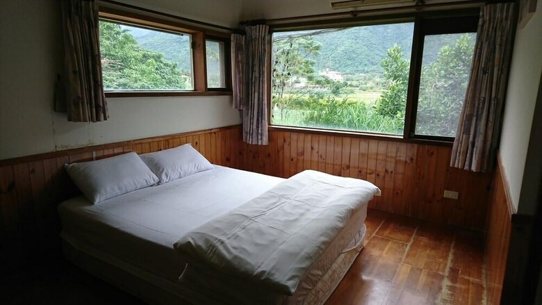 Bed & Breakfast Flower And Green Collection