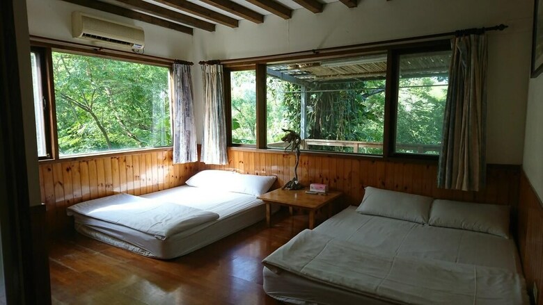 Bed & Breakfast Flower And Green Collection