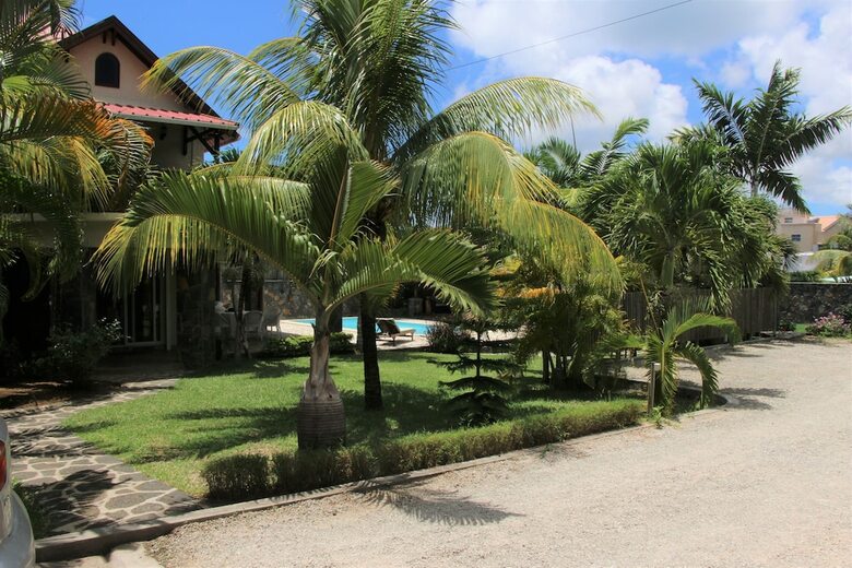 Tropical Villa 5 Min To The Beach