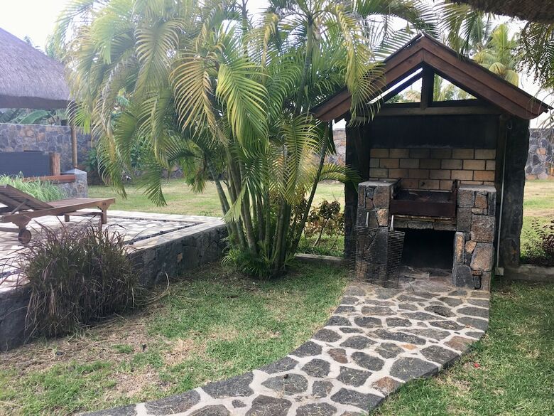 Tropical Villa 5 Min To The Beach