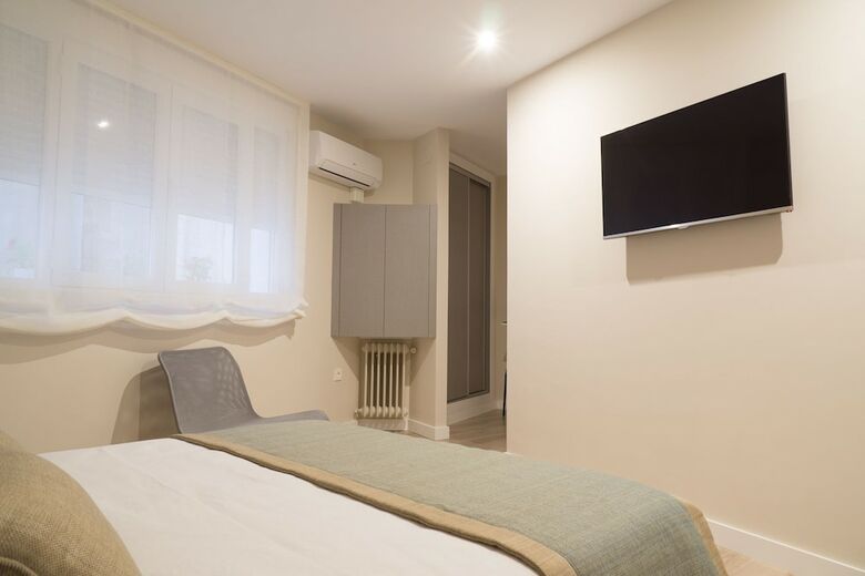 Tuguest Ganivet Apartment