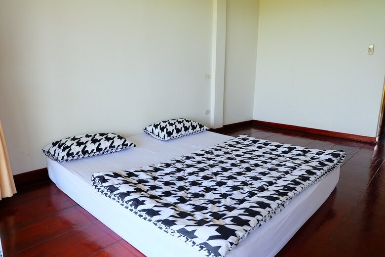Hotel Khunchay House