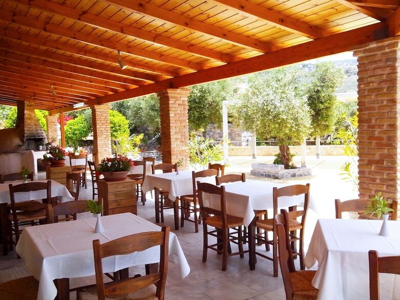 Apartamentos Maniatiko Village