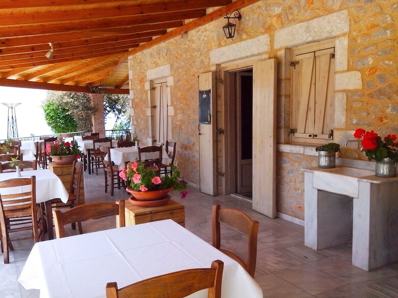 Apartamentos Maniatiko Village