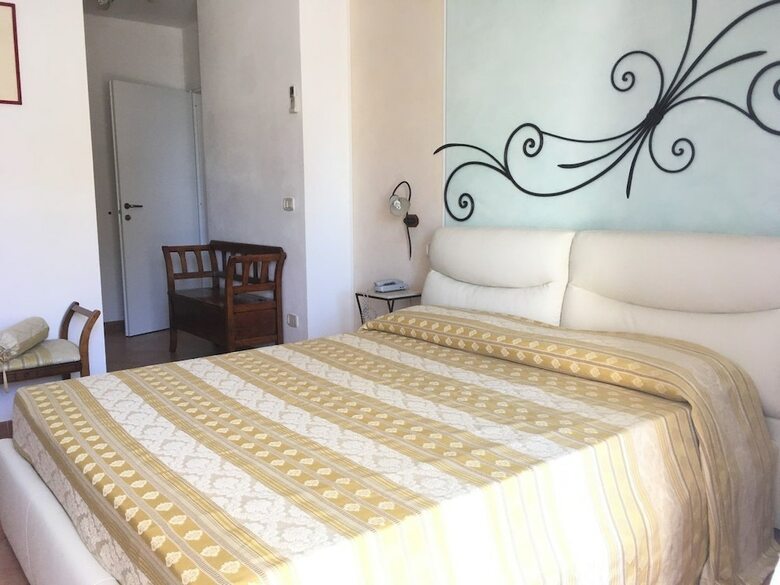 Lola Piccolo Hotel