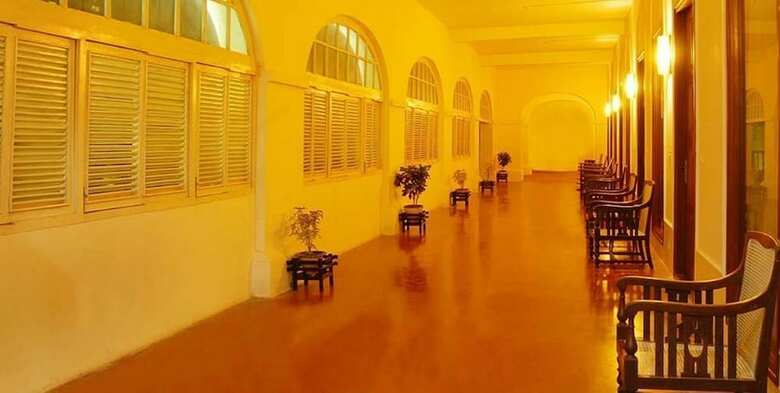 Chanakya Bnr Hotel