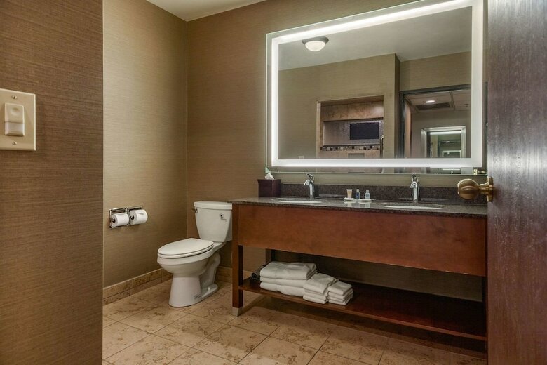 Hotel Comfort Suites