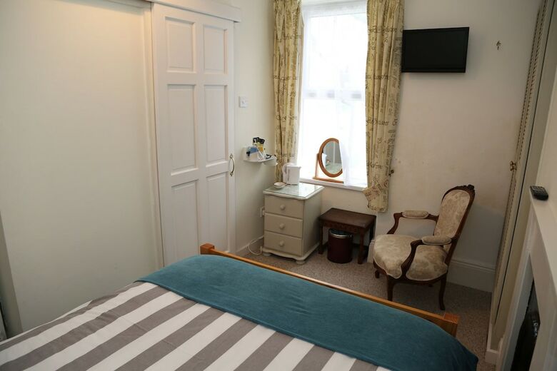 Bed & Breakfast Acorns Guest House
