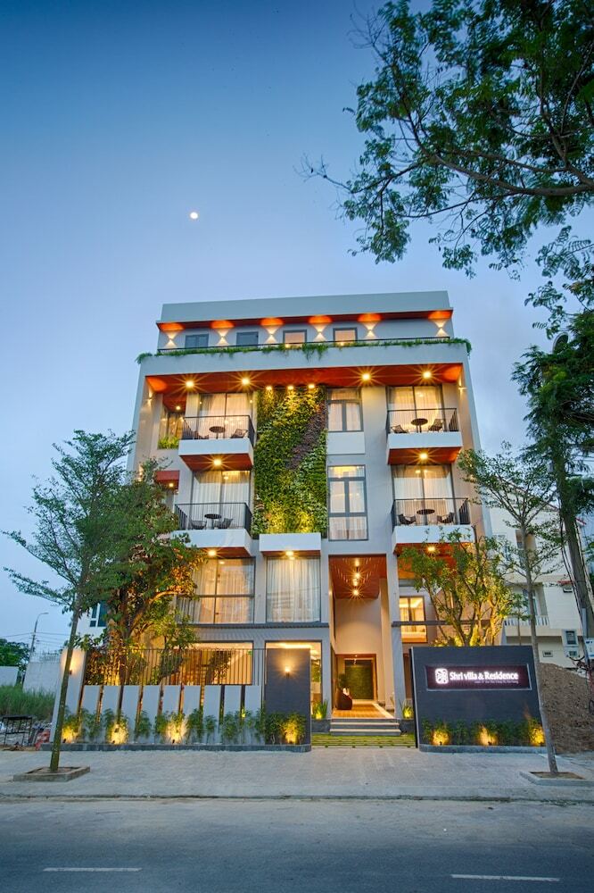 Hotel Shri Villa & Residence