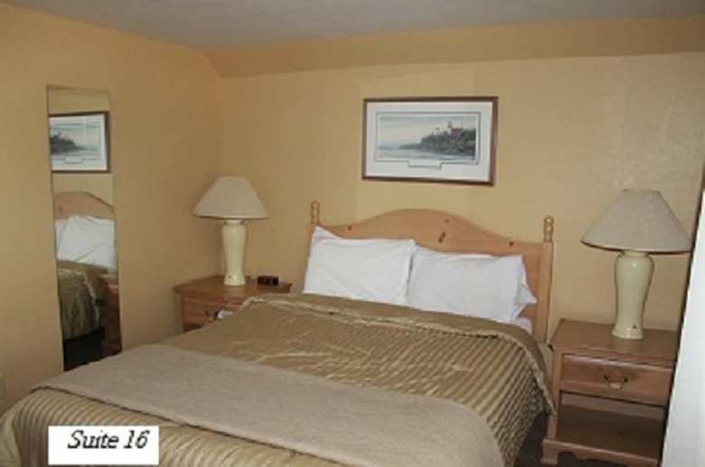 Hotel Cedar Court Inn