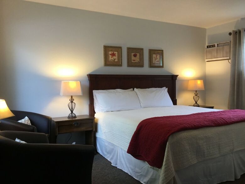 Hotel Cedar Court Inn