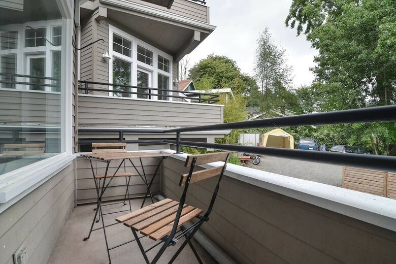 Seattle Vacation Home: The Gallery