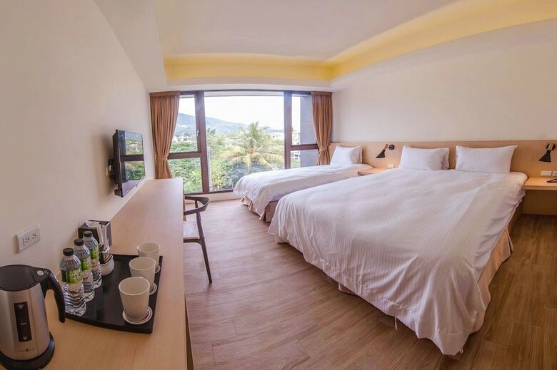 Ket Hotel