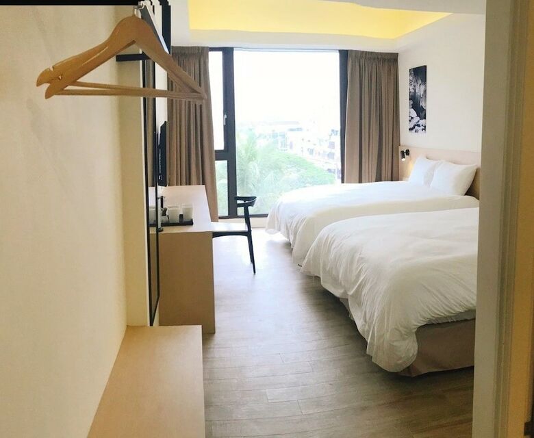 Ket Hotel