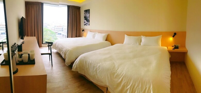 Ket Hotel