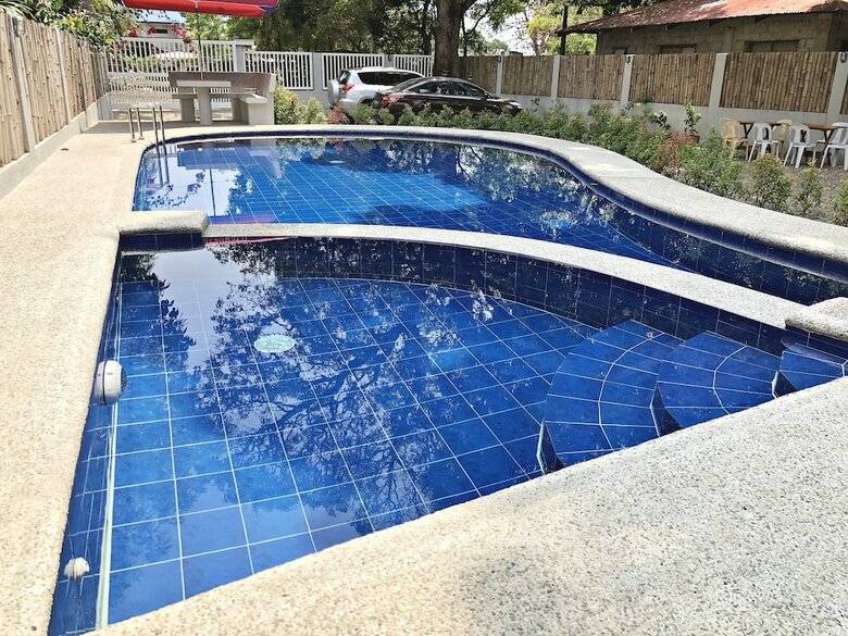 Hotel R & S Rest Place Resort