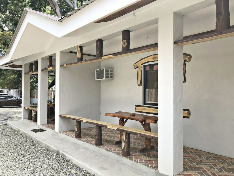 Hotel R & S Rest Place Resort