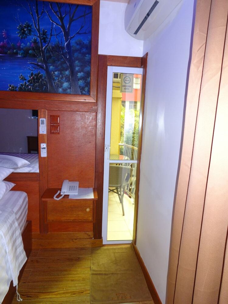 Hotel Six In One