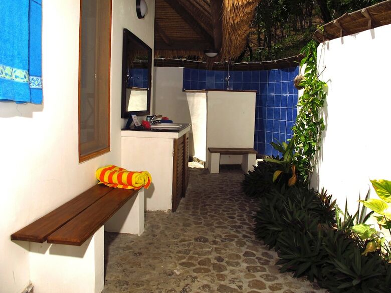 Bed & Breakfast Coconut Beach Resort