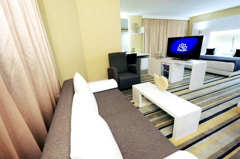 Grand Nora Hotel