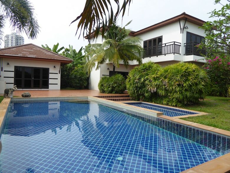 Tropicana Beach Villa At  Vip Resort
