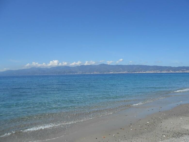 Apartment On The Strait Of Messina