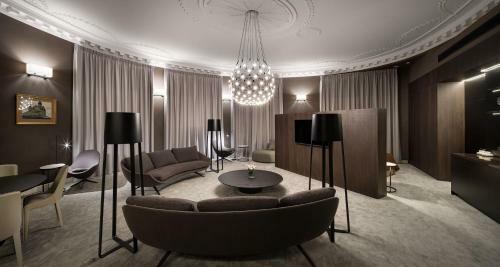 Bank Hotel